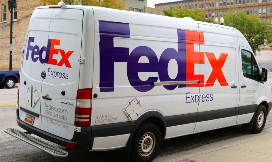 FedEx Shares Tank Over Tumultuous Economy