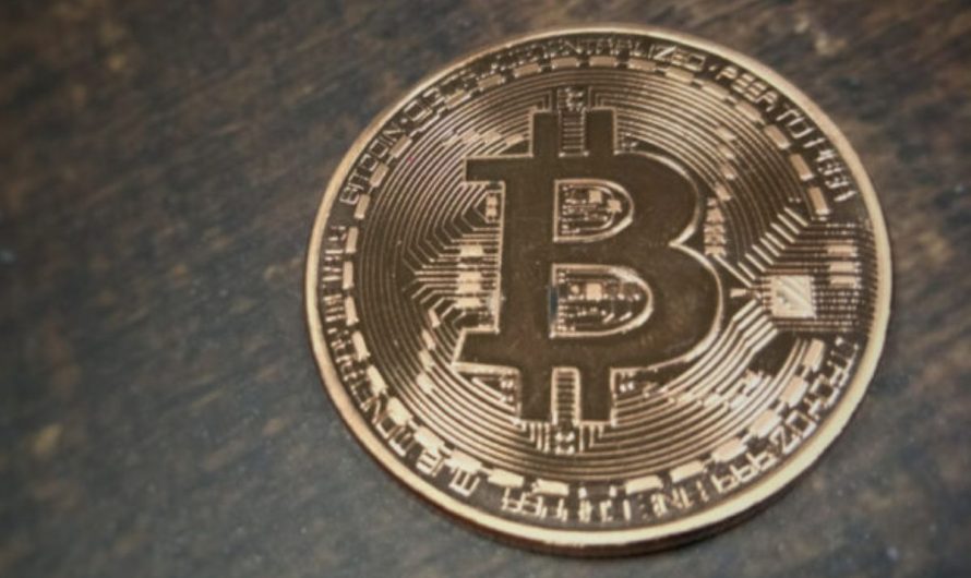 Bitcoin Readies for 400% Rally – Analyst Tone Vays